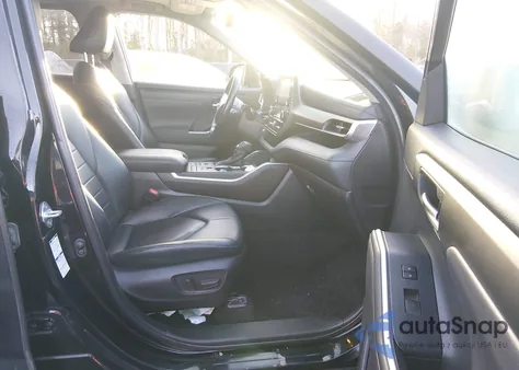 2022 Toyota Highlander Xle z USA, uszkodzony, nr VIN 5TDGZRBH1NS251075